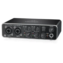 U-Phoria UMC202HD Interface><noscript><img width=